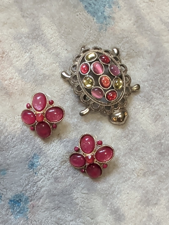 Vintage Pink Gemstone Turtle Brooch & Floral Earrings Set Costume Jewelry Retro