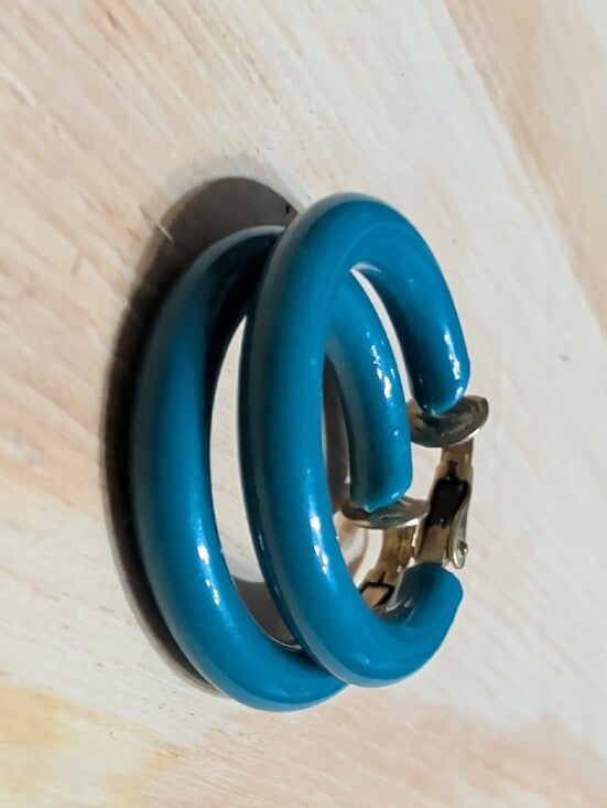 Vintage MCM Teal Lucite Statement Hoop Clip-On Earrings Retro Costume Jewelry 1"