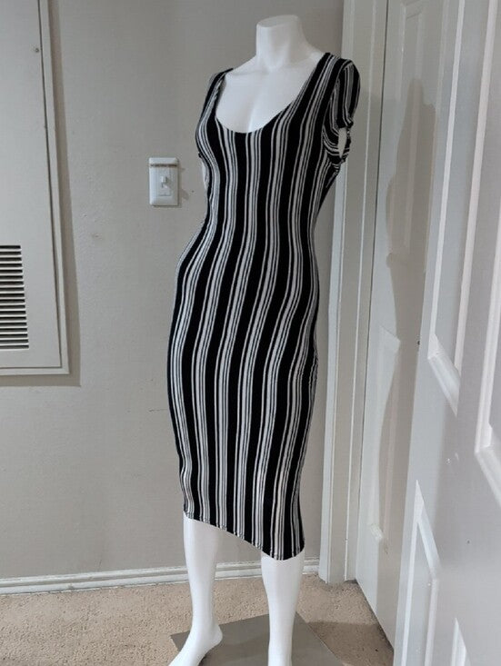 American Dream Black & White Vertical Scoop Neck Stripe Midi Dress Women's Small