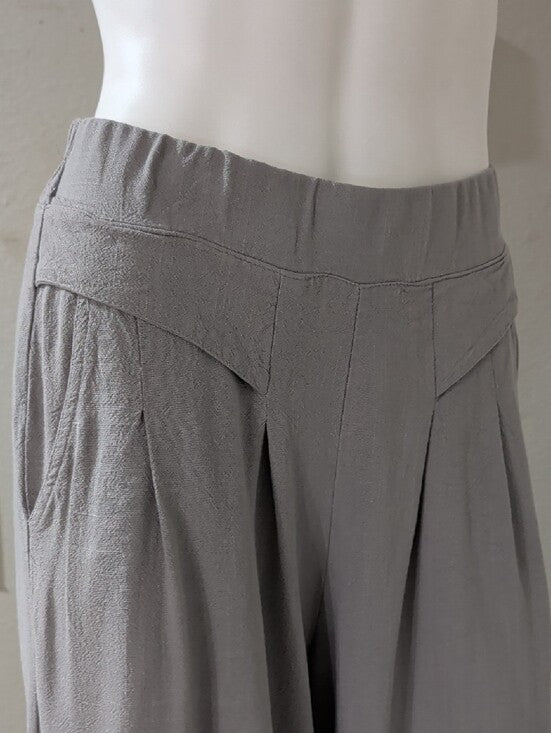 Flowy Wide-Leg Cropped Pants in Light Gray Women's M/L Unbranded