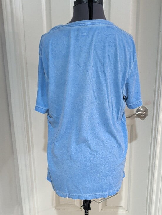 Levi's Distressed Light Blue Short Sleeve Logo Tee with Red Graphic Men's Large