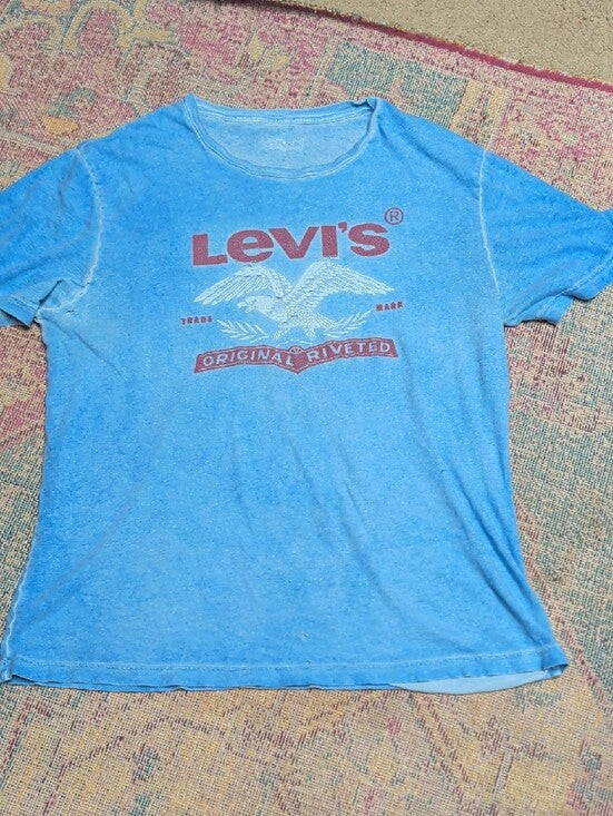 Levi's Distressed Light Blue Short Sleeve Logo Tee with Red Graphic Men's Large