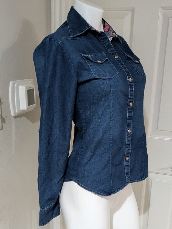 Chocolat Women's Tailored Blue Denim Pearl Snap Button-Down Shirt Stretch Medium