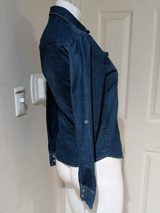 Chocolat Women's Tailored Blue Denim Pearl Snap Button-Down Shirt Stretch Medium