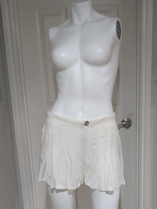 O'Neill White Pleated Viscose Shorts Women's Large
