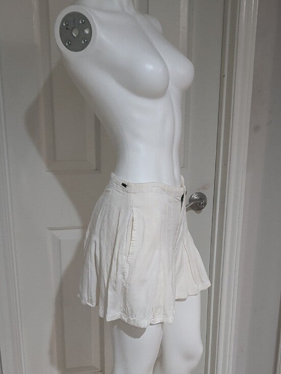 O'Neill White Pleated Viscose Shorts Women's Large