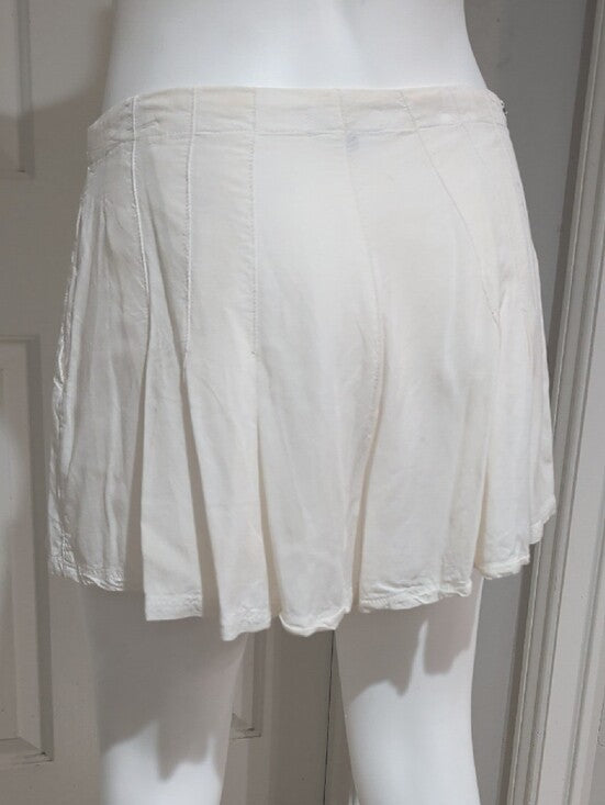 O'Neill White Pleated Viscose Shorts Women's Large