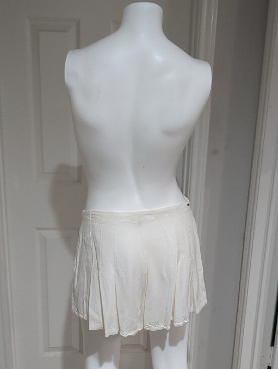 O'Neill White Pleated Viscose Shorts Women's Large
