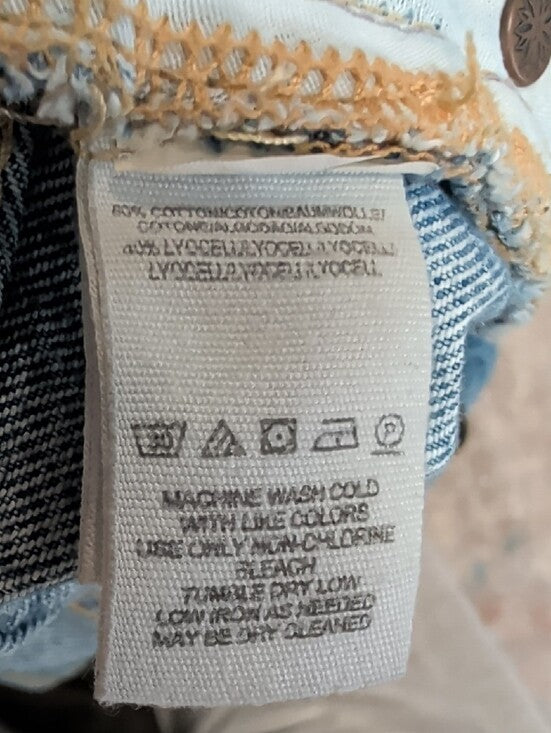 We The Free High-Rise Light Blue Cropped Distressed Denim Jeans Women's 28
