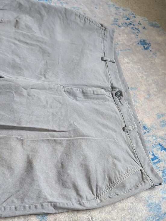 Old Navy Light Gray Men's Chino Pants - Straight Fit 42x32