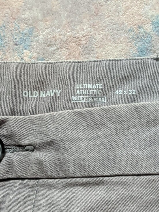 Old Navy Light Gray Men's Chino Pants - Straight Fit 42x32
