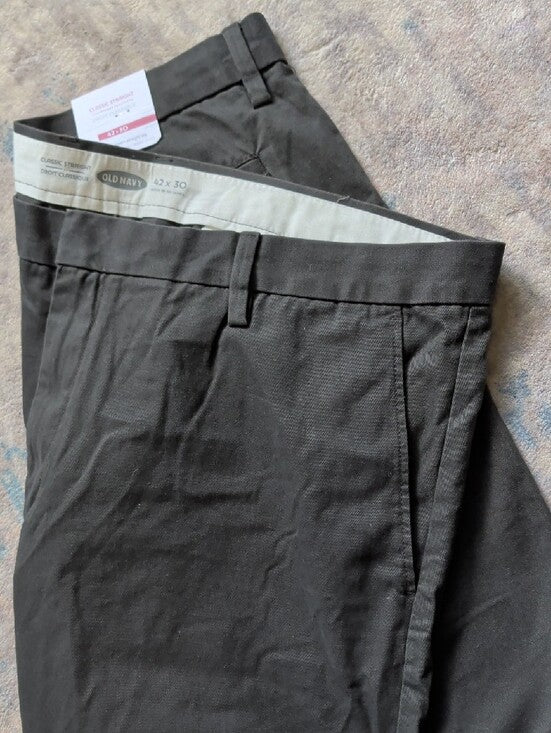 NWT Old Navy Dark Grey Men's Chino Pants - Classic Straight Leg 42x30
