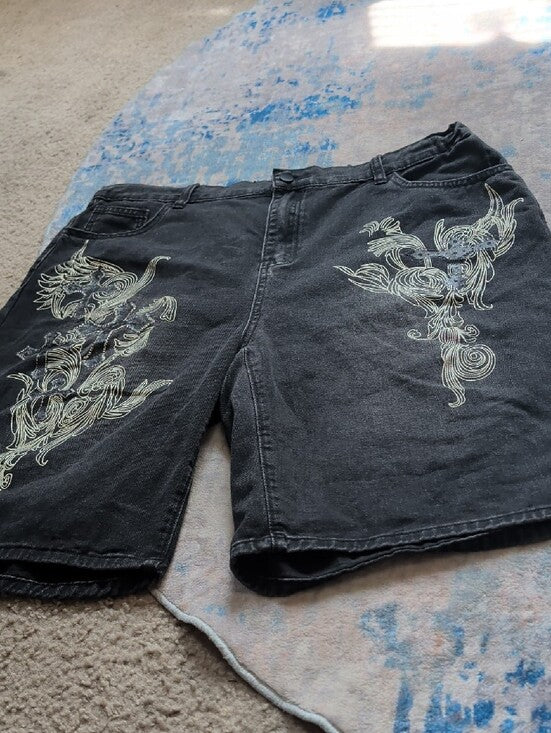 Retro ROMWE Black Denim Shorts with Ivory Ornamental Graphics Men's 2XL Y2K