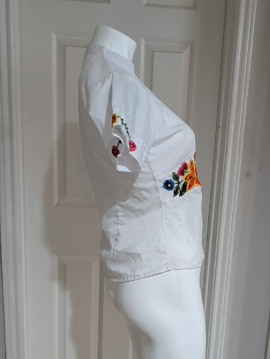 Crisp White Embroidered Floral Waist Button-Down Shirt Women's 32/XS
