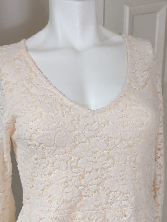 Wild Fable Women's Lace Long-Sleeve V-Neck Dress in Cream Medium