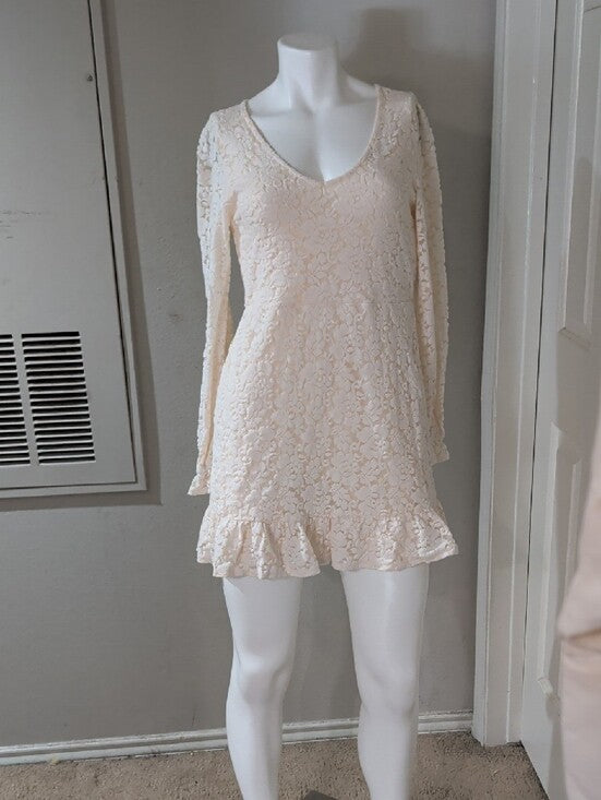 Wild Fable Women's Lace Long-Sleeve V-Neck Dress in Cream Medium