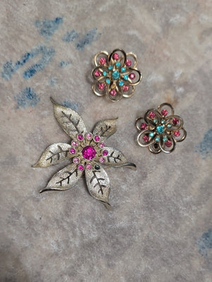 Vintage Sarah Coventry Floral Pink & Teal Crystal Brooch & Screw On Earring Set