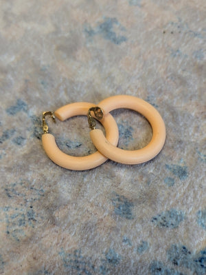 VTG Peach Hoop Clip-On Earrings - Retro Women’s Costume Jewelry MCM