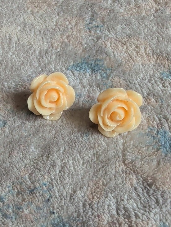 VTG Cream Rose Flower Stud Earrings MCM Costume Jewelry Retro