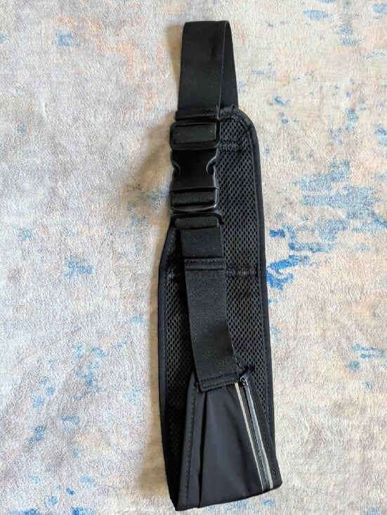 UShake Black Waist Pack - Slim Belt Bag For Excersize - Adjustable Stretch