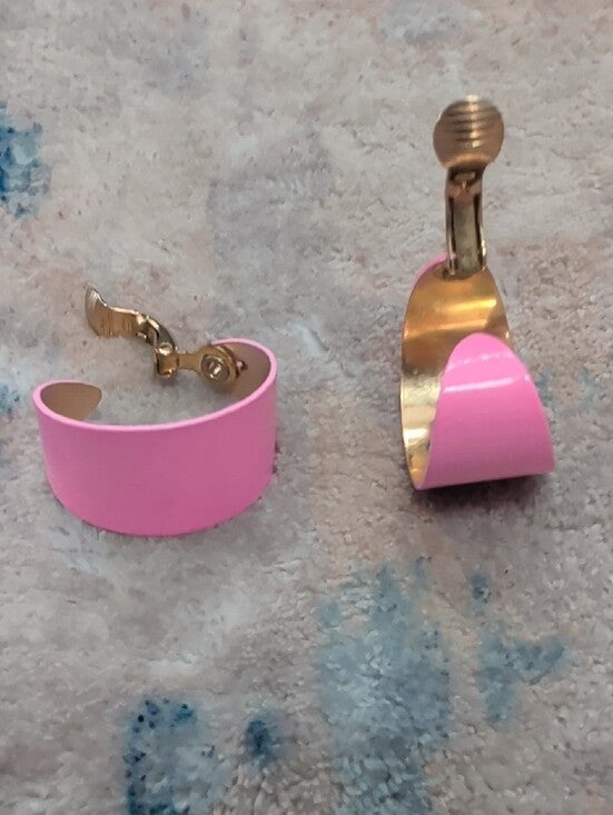 VTG Chunky Pink Hoop Clip-On Earrings - Bold Statement Costume Jewelry MCM Retro