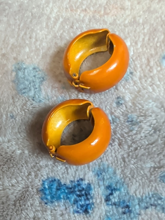 VTG Burnt Orange Hoop Clip-On Earrings - Retro Costume Jewelry MCM