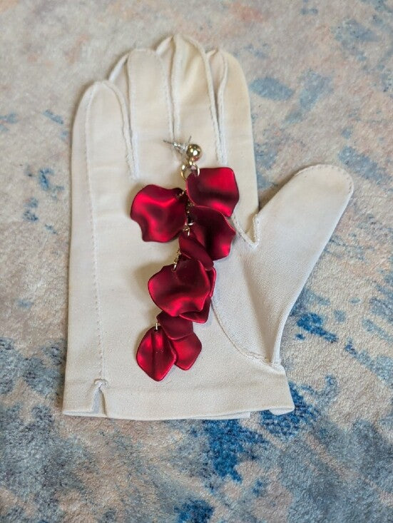 VTG Red Floral Petal Drop Earrings - Retro Lightweight Statement Costume Jewelry