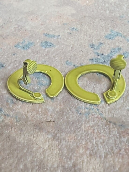 MCM Vintage Yellow & Teal Enamel Hoop Clip-On Earrings Retro Costume Jewelry