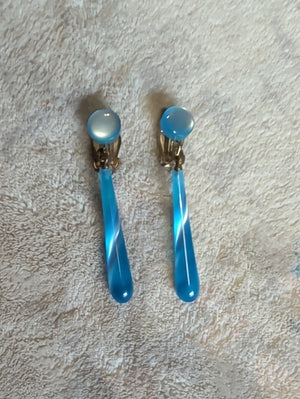 Retro MCM Blue Teardrop Dangle Clip-On Drop Earrings -Women's Costume Jewelry Vintage
