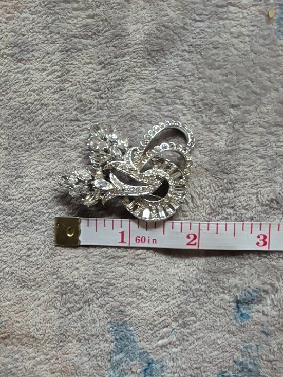 Vintage Crystal Art Deco Silver-Tone Brooch - MCM Costume Jewelry