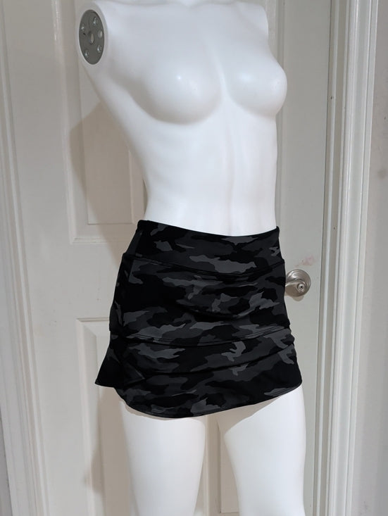 Athleta Girl Black-Gray Camo Layered Athletic Mini Skirt - Girls Large/12 Or Women's XXS