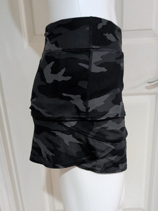 Athleta Girl Black-Gray Camo Layered Athletic Mini Skirt - Girls Large/12 Or Women's XXS
