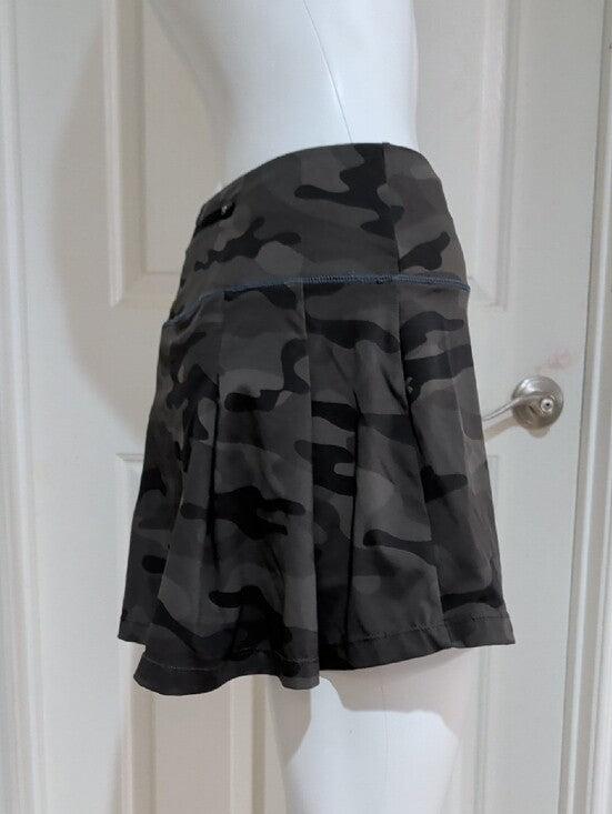 Soothfeel Green Camo Athletic Mini Skort Women's Small