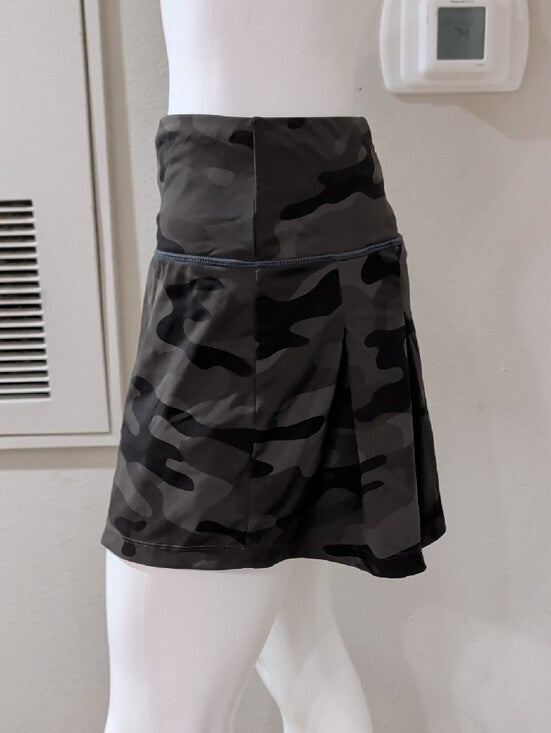Soothfeel Green Camo Athletic Mini Skort Women's Small