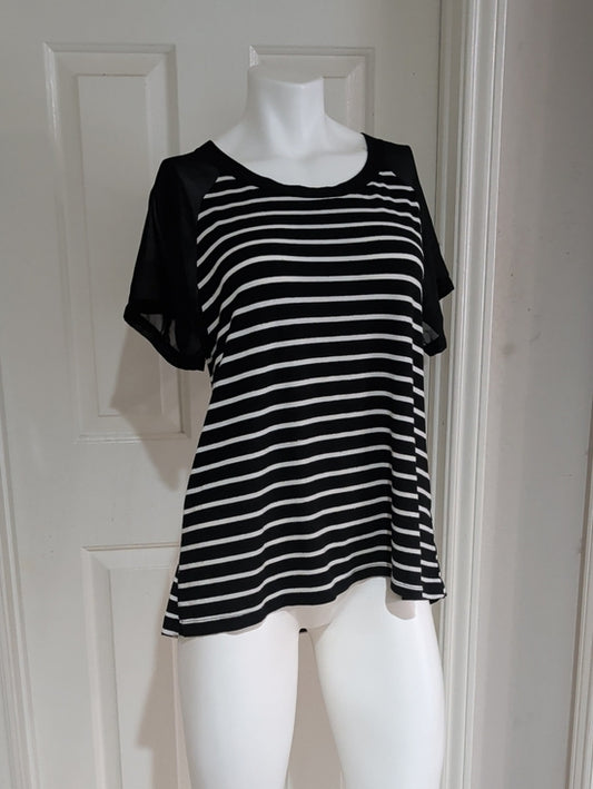 West Kei Black and White Striped Short Sheer Sleeve Tee Women's Medium