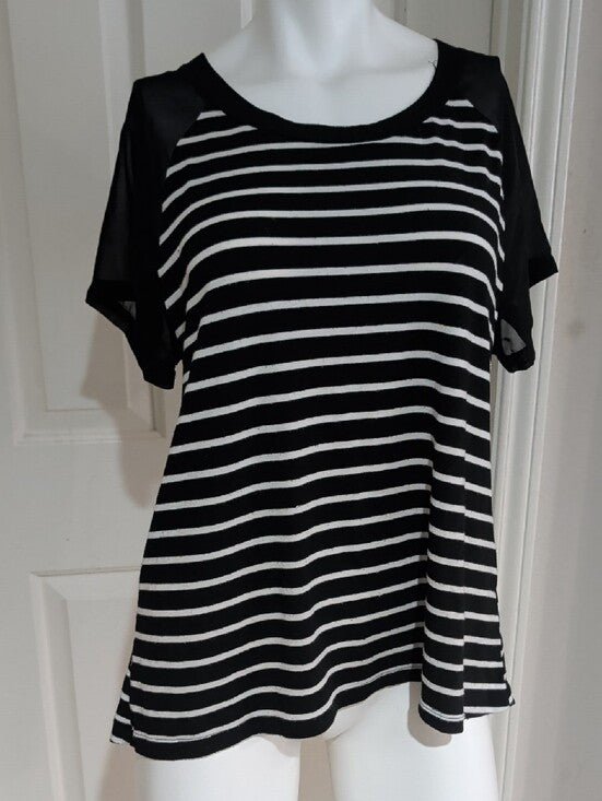 West Kei Black and White Striped Short Sheer Sleeve Tee Women's Medium