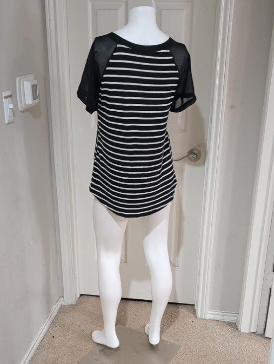 West Kei Black and White Striped Short Sheer Sleeve Tee Women's Medium
