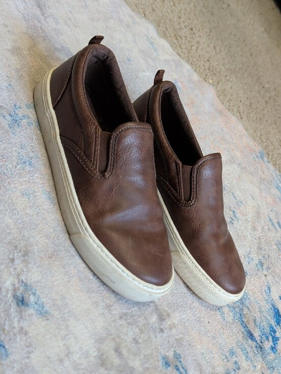 Old Navy Brown Slip-On Leather Loafers with White Soles Boys Size 4, EU 23