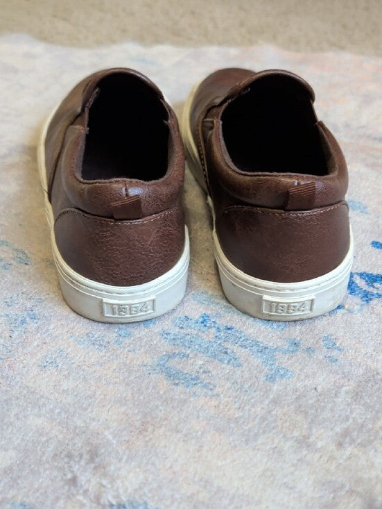 Old Navy Brown Slip-On Leather Loafers with White Soles Boys Size 4, EU 23
