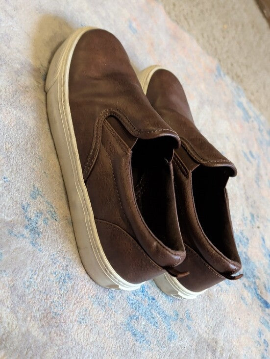Old Navy Brown Slip-On Leather Loafers with White Soles Boys Size 4, EU 23