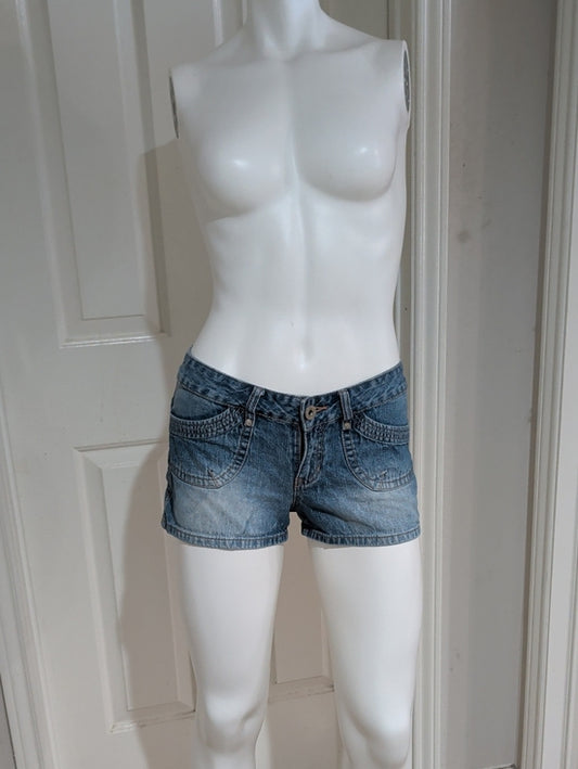 Vintage UNIONBAY Women's Faded Light Blue Denim Shortie Shorts Size 5 Low-Rise 90s