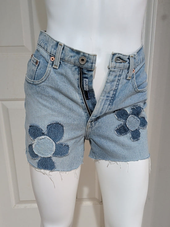 Express Bleus Light Wash Denim Shorts w/ Floral Appliqués Women's 3/4 Retro y2k 90s VTG