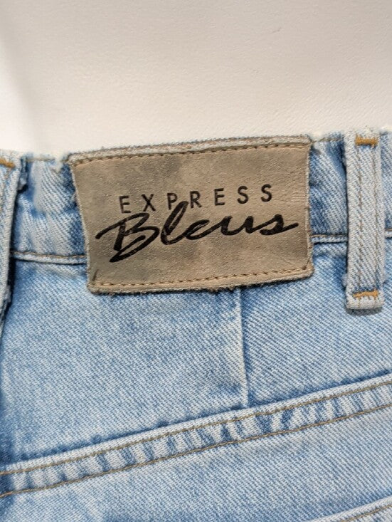 Express Bleus Light Wash Denim Shorts w/ Floral Appliqués Women's 3/4 Retro y2k 90s VTG