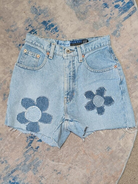 Express Bleus Light Wash Denim Shorts w/ Floral Appliqués Women's 3/4 Retro y2k 90s VTG