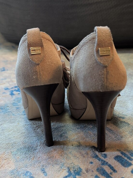 Tommy Hilfiger Women’s Taupe Suede Lace-Up Tassel Heels 6M