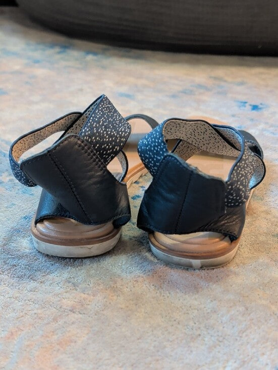 Sorel Navy Blue Crisscross Elastic Strap Sandals Women's 9 US