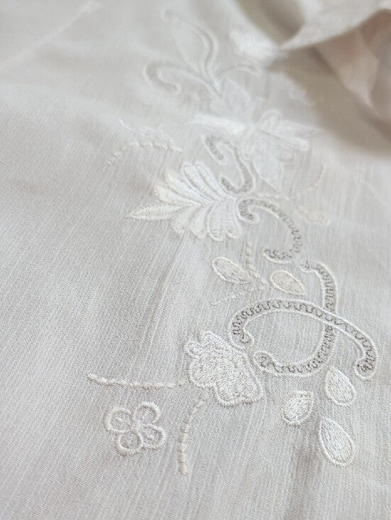 Vintage Y2K/Retro Anna Matiche Cream Embroidered Western Button-Down – Unisex / Fits Men's Medium