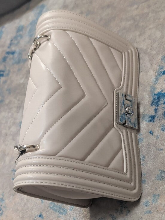 NWT Badgley Mischka Cream Quilted Chevron Crossbody Shoulder Bag w/ Chain Strap