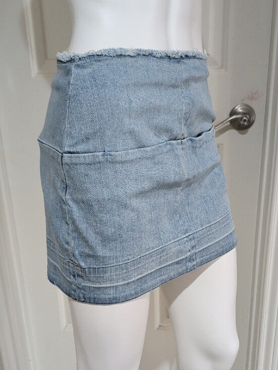 Bullhead Light Blue Denim Mini Skirt with Frayed Waist & Pockets Women's 28