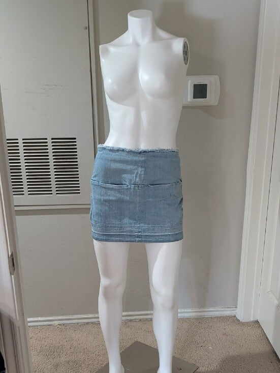 Bullhead Light Blue Denim Mini Skirt with Frayed Waist & Pockets Women's 28